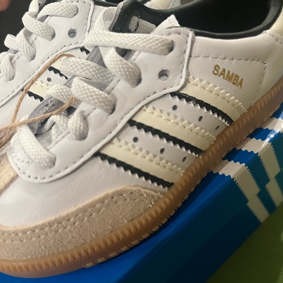 Adidas 🔥 - Picture 3 of 5